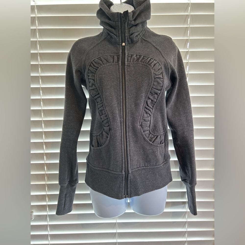 Rare Lululemon Scuba Jacket w/out Hoodie. Size 8, EUC. Grey w/sparkles